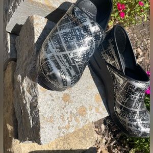 Dansko Professional Nurse's Clog | Block Print Patent